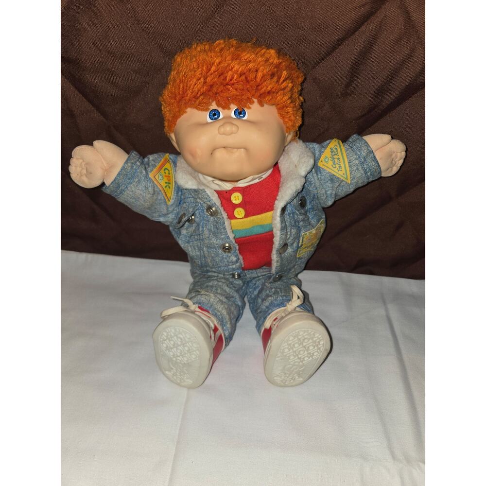 1989 Cabbage Patch Kid! Designer Line!
Rare HTF doll with complete outfit.